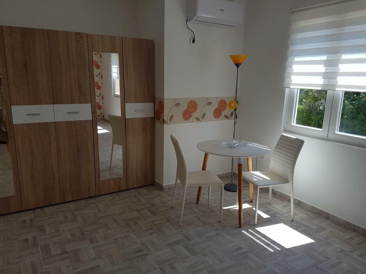 Hotel Bestie House Cattaro Esterno foto